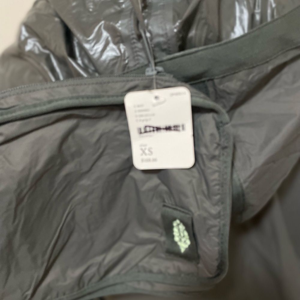 NWT Free people- Rain Check Packable
Waterproof Jacket size XS
Retail $168 - Picture 6 of 12